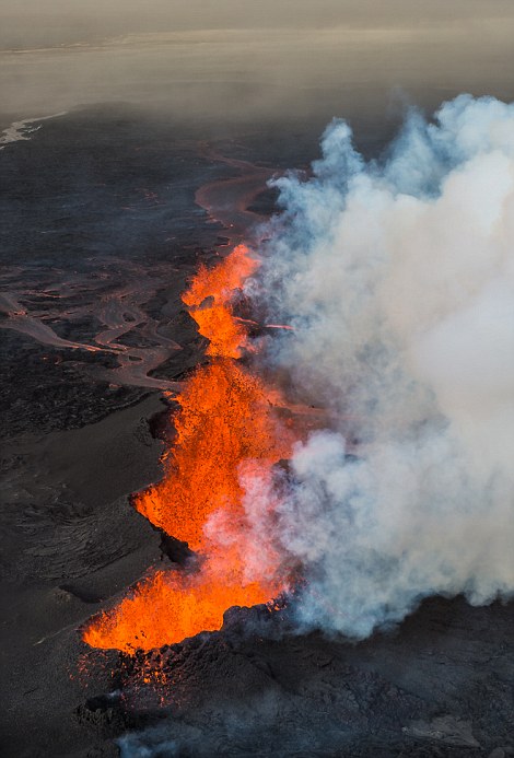  - Chiêm ngưỡng núi lửa 200 năm tuổi ở Iceland phun trào dữ dội (Hình 5).