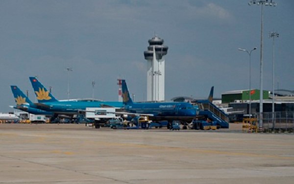 Sân bay Tân Sơn Nhất: 40\% kiểm soát viên không lưu đạt chuẩn