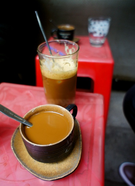 Văn hóa uống cà phê của người Sài Gòn lên báo Anh