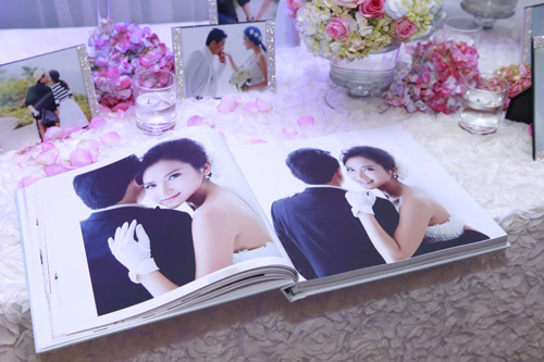Chuyện làng sao - Lam Trường hạnh phúc bên cô dâu trong đám cưới lần hai (Hình 6).