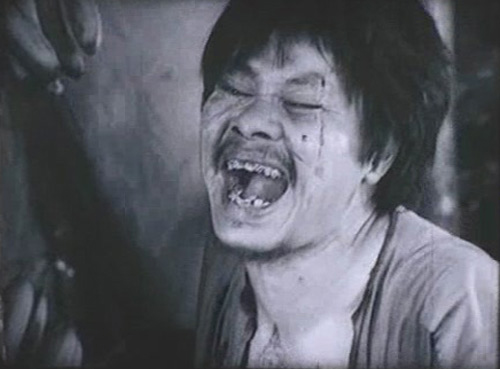 Chuyện làng sao - Tạo hình xấu 'ma chê quỷ hờn' của sao Việt trên màn ảnh (Hình 2).