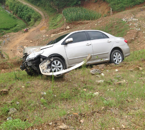  - Cao tốc Nội Bài - Lào Cai: Sáng thông xe, chiều có tai nạn (Hình 2).