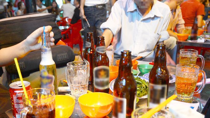 Thị trường - Bác bỏ tin Việt Nam là 'Quán quân uống bia thế giới'