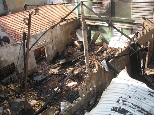 Tin trong nước - Hỏa hoạn thiêu rụi xưởng gỗ, thiệt hại hàng tỷ đồng (Hình 2).