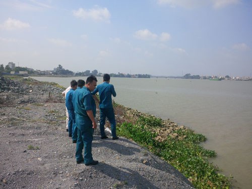 Tin trong nước - Phát hiện thi thể đàn ông không mặc áo trên sông Đồng Nai