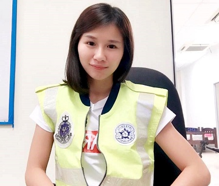 Cộng đồng mạng - Nữ cảnh sát trẻ Malaysia xinh đẹp đốn tim cộng đồng mạng