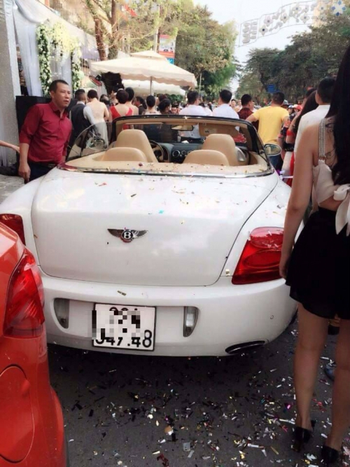 Cộng đồng mạng - 'Choáng' với màn rước dâu bằng siêu xe khủng ở Nam Định (Hình 2).