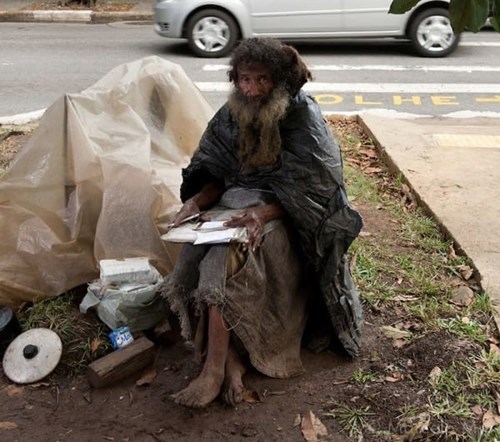 Cộng đồng mạng - Người đàn ông vô gia cư khiến cả thế giới ngưỡng mộ (Hình 2).