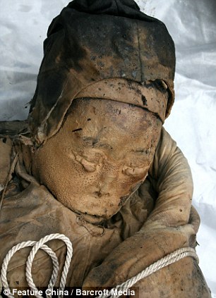  - Trung Quốc: Kỳ lạ xác ướp 700 tuổi vẫn còn nguyên vẹn (Hình 3).