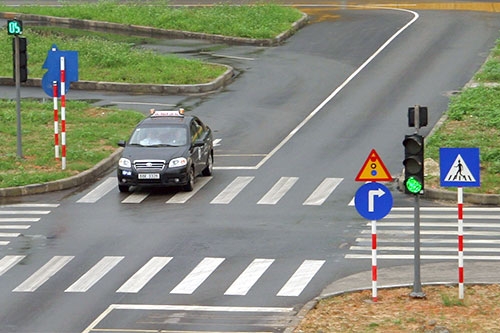 Tin trong nước - Giấy phép lái xe số tự động sẽ bắt đầu cấp từ 1/1/2016