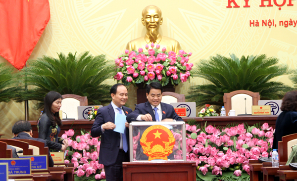 Tin trong nước - Ông Nguyễn Đức Chung tái đắc cử Chủ tịch UBND TP Hà Nội