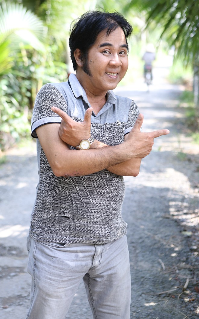 Chuyện làng sao - Anh trai Thành Lộc không vợ con, ở nhà thuê, đi xe ôm (Hình 2).