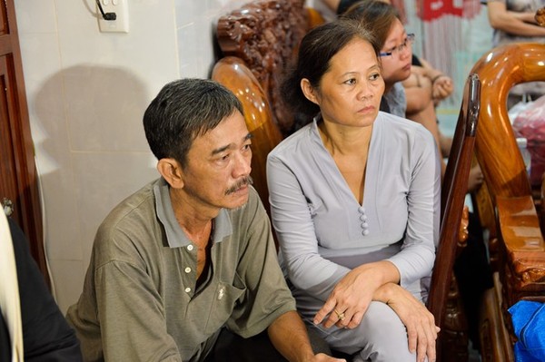 Tin tức giải trí - Mẹ MC Quang Minh kể về giây phút cuối đời của con trai trong lễ tang (Hình 3).
