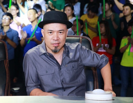 Tin tức giải trí - Biệt đội tài năng: Nguyễn Hưng ngỡ ngàng với màn cướp chú rể trên sân khấu (Hình 7).