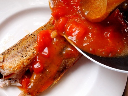 Ăn - Chơi - Bữa trưa ngon miệng với món cá hồng sốt cà chua (Hình 11).