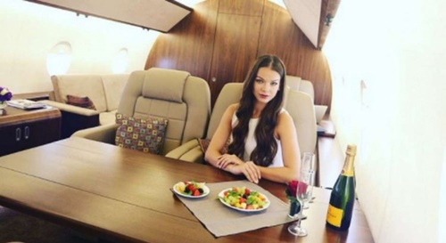 Ăn - Chơi - Sự thật đằng sau lối sống sang chảnh với du thuyền, máy bay riêng trên Instagram