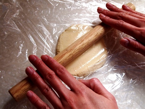 Ăn - Chơi - Trổ tài làm bánh quy bơ giòn tan thơm phức nhân ngày Valentine (Hình 6).