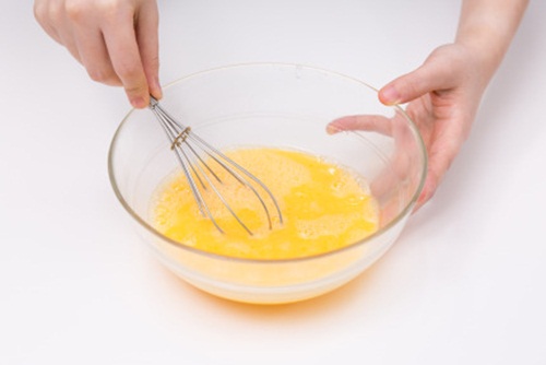 Ăn - Chơi - Vào bếp làm món trứng hấp tôm đậu phụ cho bữa ăn gia đình ngày hè (Hình 5).
