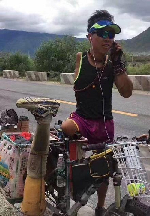 Ăn - Chơi - Cảm phục vô cùng người mất 1 chân tay vẫn đạp xe vượt 2.166km đến Tây Tạng (Hình 2).