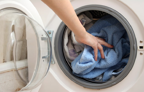 Ăn - Chơi - Bí quyết dùng máy giặt ít tốn điện, nước nhất (Hình 3).
