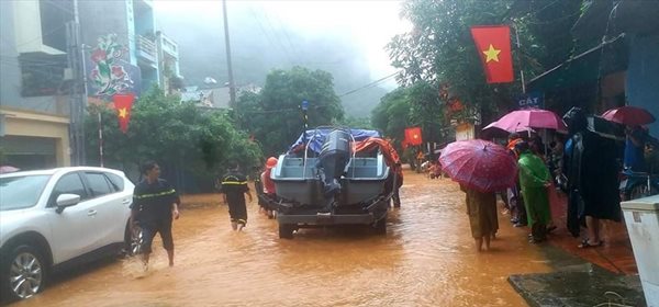 Cộng đồng mạng - Cộng đồng mạng cập nhật liên tục hình ảnh, clip mưa lũ lớn Hà Giang (Hình 5).