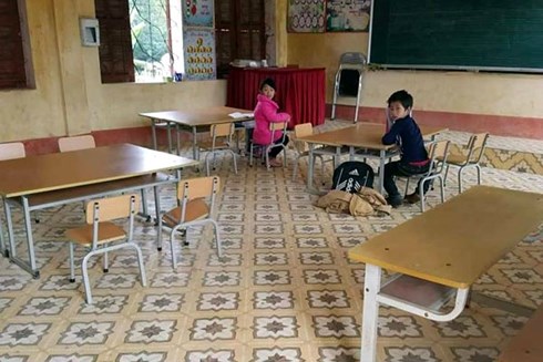 Toàn cảnh - Bắc Kạn: Cám cảnh mang khẩu trang trong lớp, học sinh đồng loạt nghỉ học