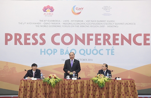 Tin trong nước - Thủ tướng Nguyễn Xuân Phúc chủ trì họp báo quốc tế