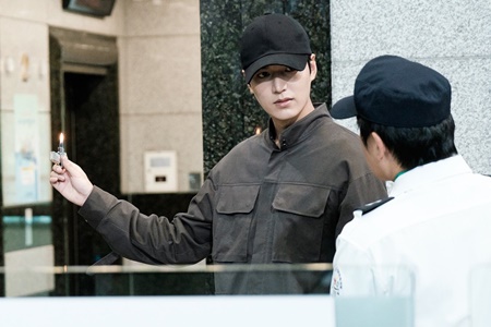 Tin tức giải trí - Lee Min Ho trổ tài thôi miên và ảo thuật trong ' The Legend of the Blue Sea' (Hình 2).