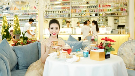 Tin tức giải trí - Hoa hậu Huỳnh Thúy Anh một mình cafe ngày cuối tuần (Hình 6).
