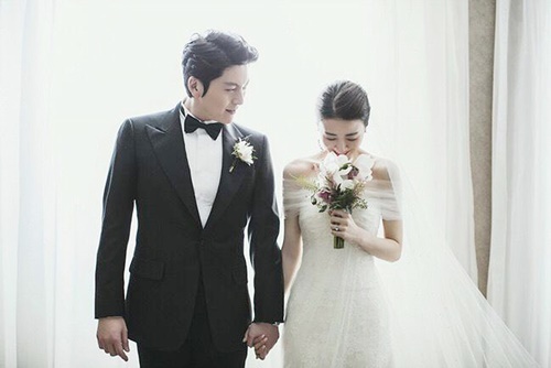 Chuyện làng sao - Hé lộ hình ảnh hiếm hoi từ đám cưới Park Ha Sun - Ryu Soo Young (Hình 2).