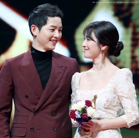 Tin tức - Hé lộ thiệp cưới của cặp đôi quyền lực Song Joong Ki - Song Hye Kyo