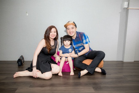 Tin tức - Dương Ngọc Thái khiến vợ suy sụp vì có con riêng với fan