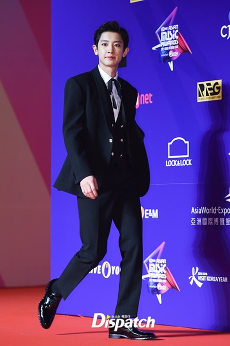 Tin tức - Thảm đỏ MAMA 2017: Lee Young Ae, Song Joong Ki - xứng danh 'tượng đài nhan sắc' (Hình 13).
