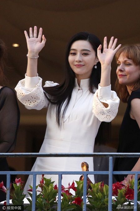 Tin tức giải trí - Phạm Băng Băng rạng rỡ cùng dàn giám khảo Cannes 2017 (Hình 5).