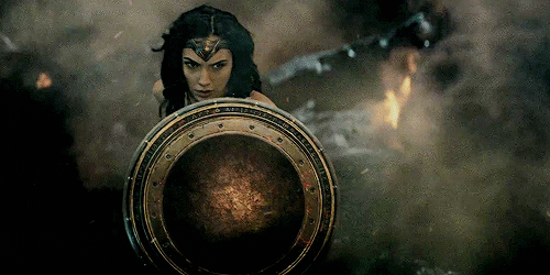 Tin tức giải trí - Vừa công chiếu, 'Wonder Woman' đã khiến giới mê phim 'phát sốt' (Hình 4).