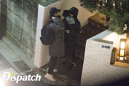 Chuyện làng sao - Dispatch 'cao tay' tiết lộ ảnh hẹn hò bí mật của Song Joong Ki và Song Hye Kyo (Hình 7).