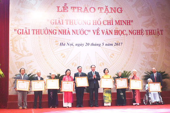 Tin tức giải trí - Xét duyệt giải thưởng Hồ Chí Minh, giải thưởng Nhà nước: Có nên hạ chuẩn tiêu chí?