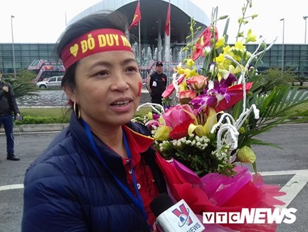 Tin tức - Lễ chào mừng U23 Việt Nam: Các cầu thủ lên xe bus diễu hành (Hình 24).