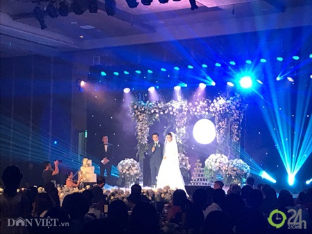 Tin tức - Điểm lại loạt đám cưới đình đám nhất của showbiz Việt năm 2017 (Hình 11).