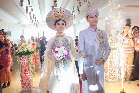 Tin tức - Điểm lại loạt đám cưới đình đám nhất của showbiz Việt năm 2017 (Hình 12).