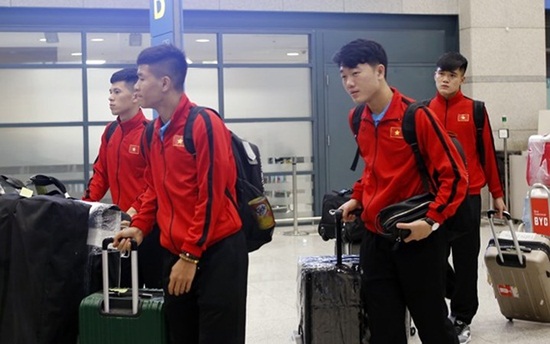Tin tức - Đội tuyển Việt Nam đã đặt chân đến trung tâm huấn luyện tại Hàn Quốc