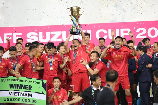 Tin tức - Cận cảnh phút đăng quang AFF Cup 2018 vỡ òa cảm xúc của ĐT Việt Nam (Hình 4).