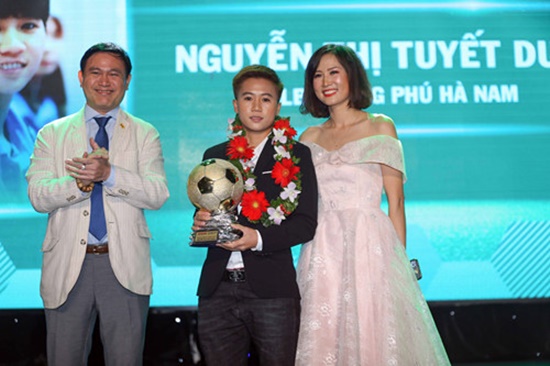 Tin tức - Quang Hải giành giải Quả bóng Vàng Việt Nam 2018 (Hình 3).