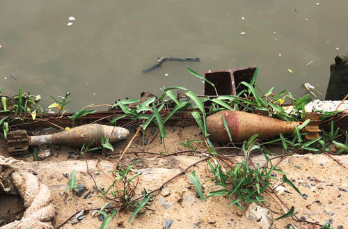 Tin trong nước - Phong tỏa bờ sông Sài Gòn vì phát hiện 2 quả đạn cối
