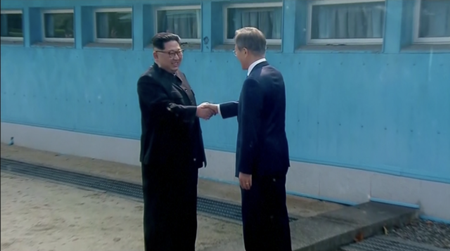 Tin thế giới - Ảnh: Cuộc gặp lịch sử của nhà lãnh đạo Triều Tiên và Tổng thống Hàn Quốc (Hình 3).