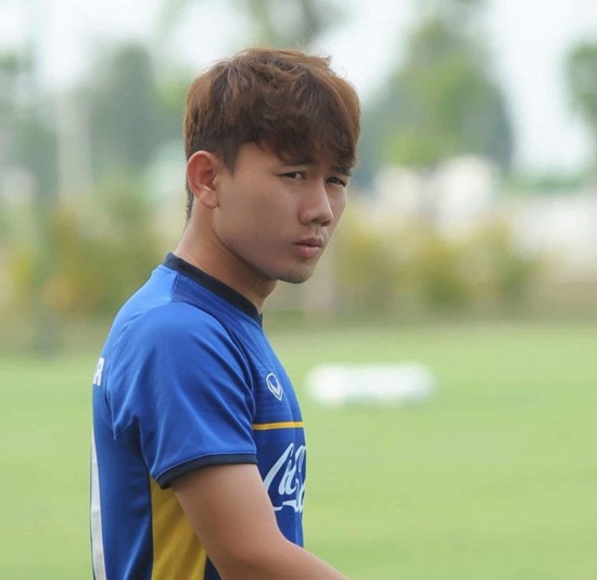 Tin tức - Hé lộ về Minh Vương - tiền vệ điển trai 'xé lưới' U23 Hàn Quốc (Hình 2).
