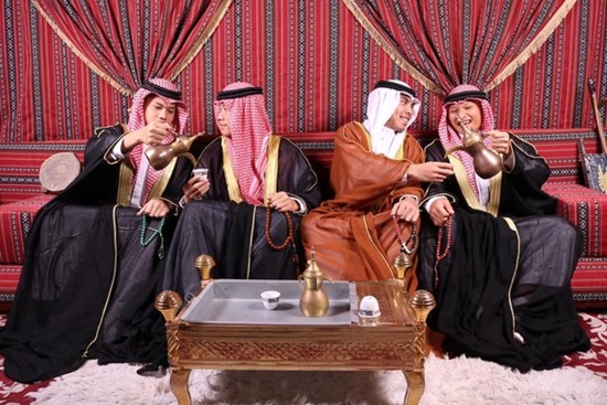 Tin tức - 'Hoàng tử Ả Rập' Đức Huy mừng sinh nhật theo phong cách quý tộc khiến fan thích thú (Hình 3).