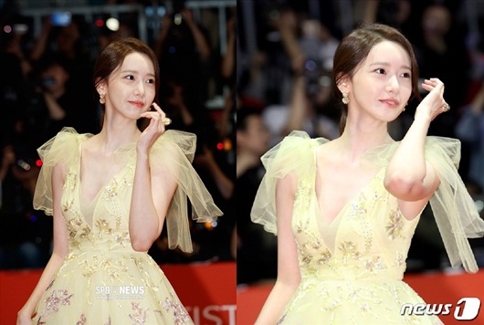Giải trí - Nhan sắc cực phẩm khiến 'nữ thần' Yoona chiếm spotlight thảm đỏ LHP Busan (Hình 4).