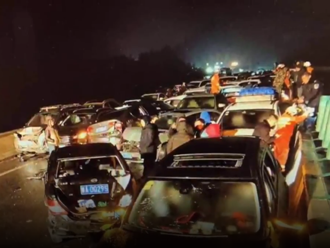 Tin tức - Trung Quốc: Hơn 100 ô tô đâm liên hoàn trên cao tốc, 52 người thương vong