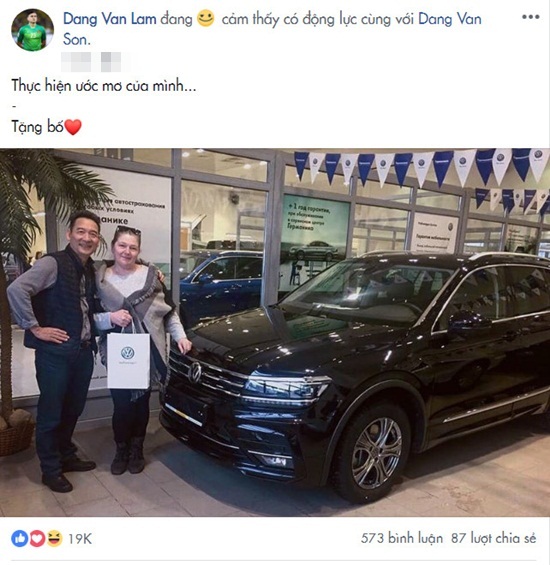 Tin tức - Đặng Văn Lâm hoàn thành ước mơ mua ô tô tặng bố, Linh Nga khen 'đáng yêu'